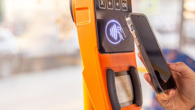 MagicMobile באפל וואלט: הכרטיס החכם של דיסני וורלד שמתעדכן לבד